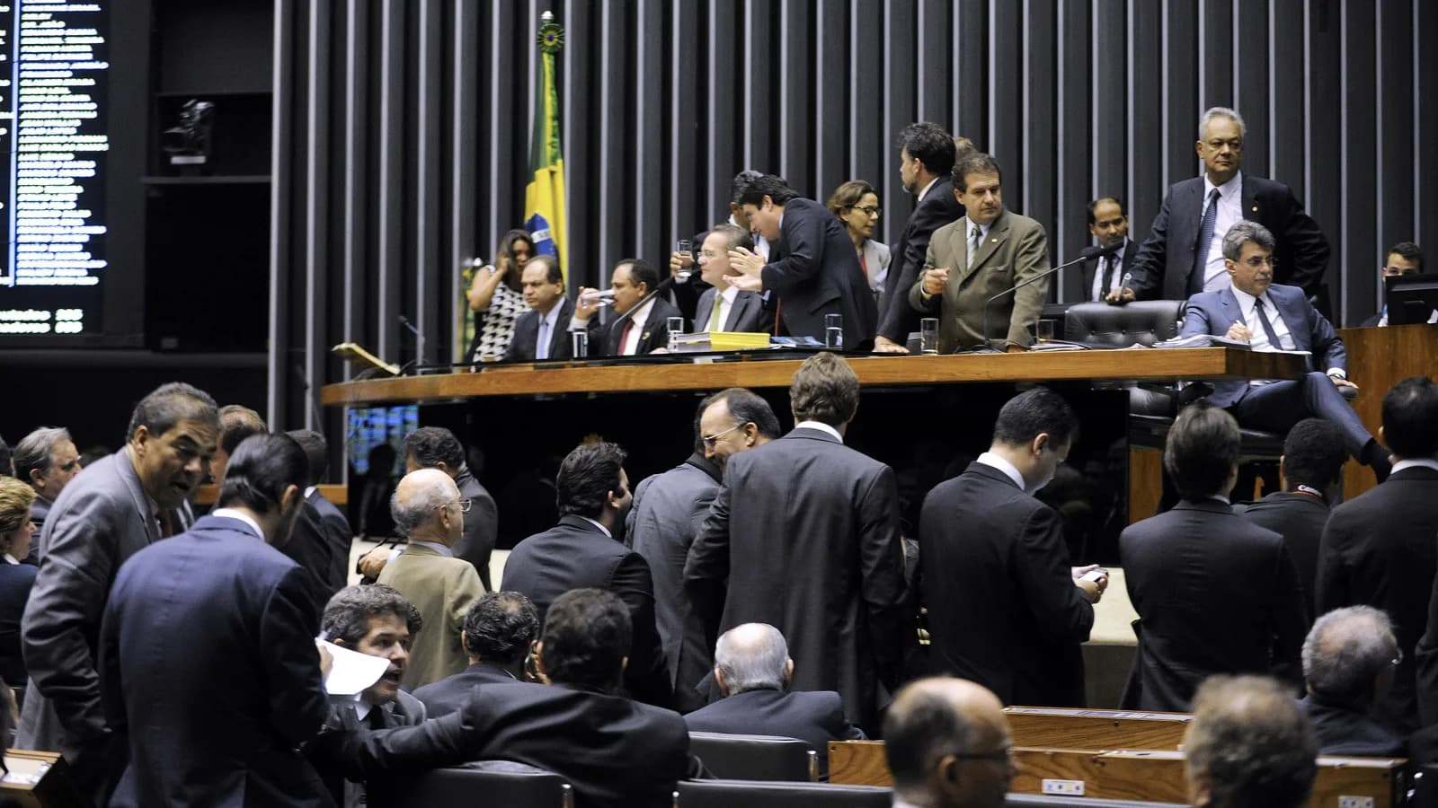 Plenário do Congresso Nacional durante sessão de votação, em Brasília