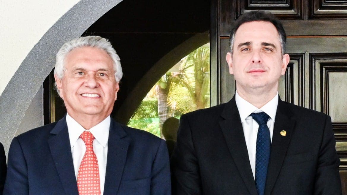 Ronaldo Caiado ao lado do presidente do Senado, Rodrigo Pacheco, em foto de arquivo