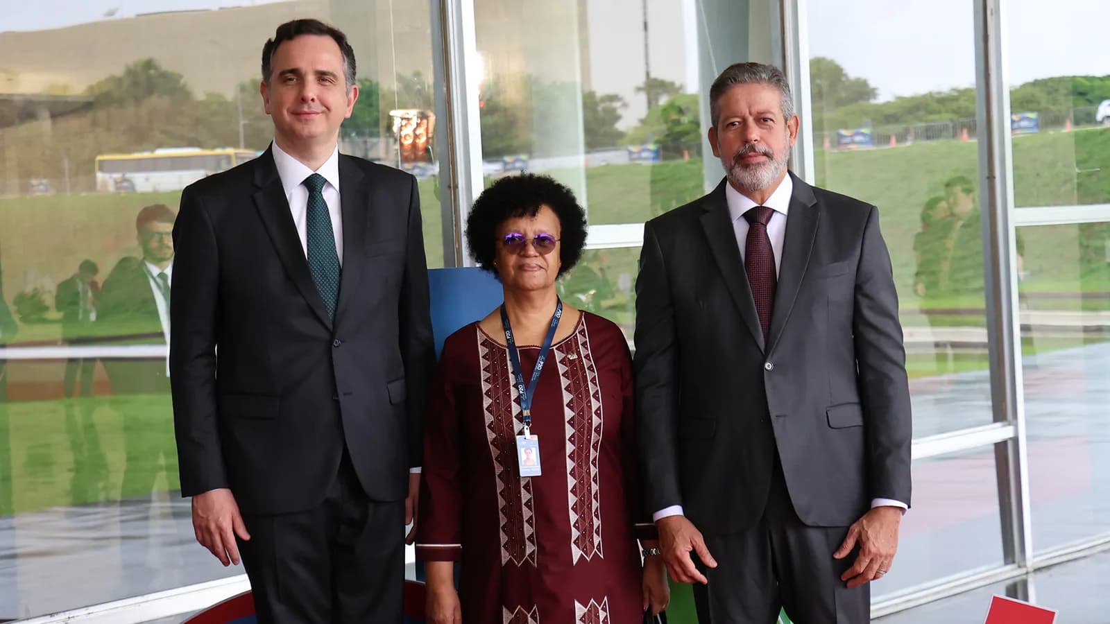 Rodrigo Pacheco ao lado de outras autoridades em evento institucional em Brasília