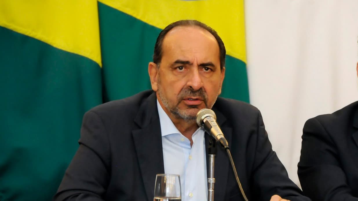 Alexandre Kalil fala ao microfone em evento oficial, foto de arquivo de 2019 quando era prefeito de Belo Horizonte