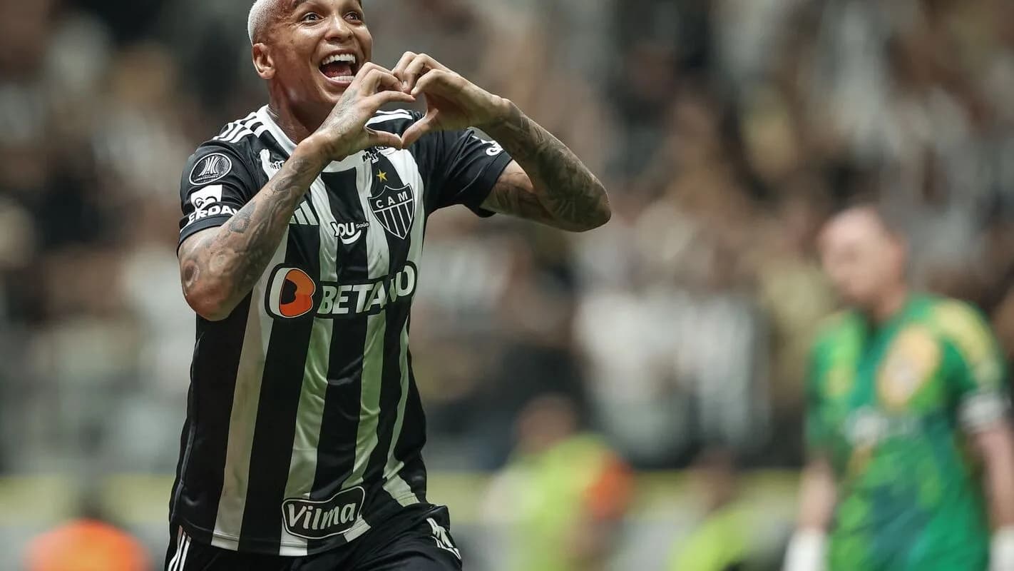 Jogador do Atlético-MG comemora gol na Arena MRV em partida pela Libertadores