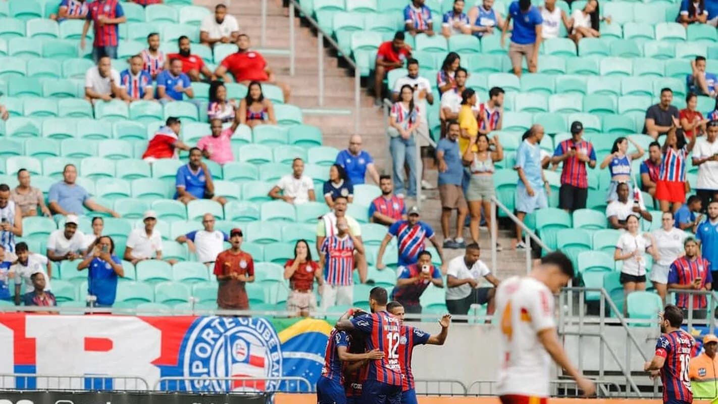 Torcida do Bahia nas arquibancadas em jogo no estádio, foto de arquivo