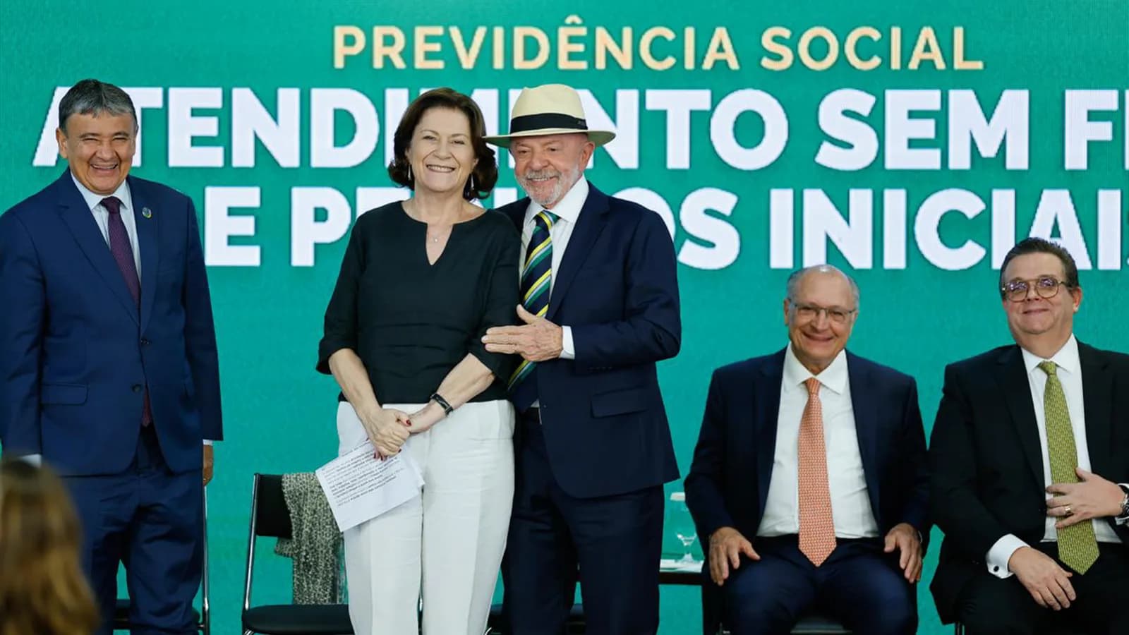 Presidente Luiz Inácio Lula da Silva discursa em evento oficial no Palácio do Planalto