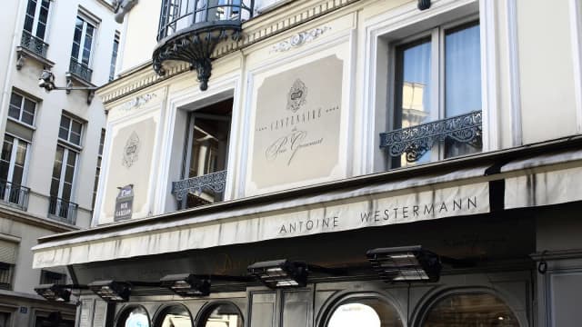 Fachada do restaurante Drouant, em Paris, onde o Prêmio Goncourt é tradicionalmente anunciado