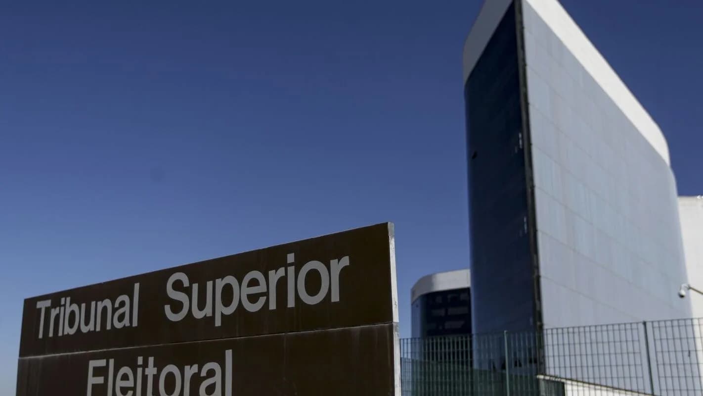 Fachada do prédio do Tribunal Superior Eleitoral, em Brasília