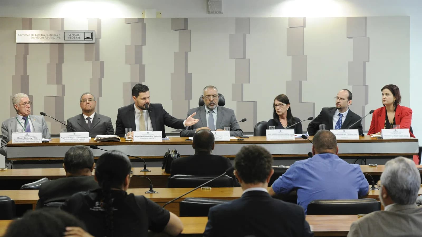 Audiência pública no Senado sobre direitos trabalhistas