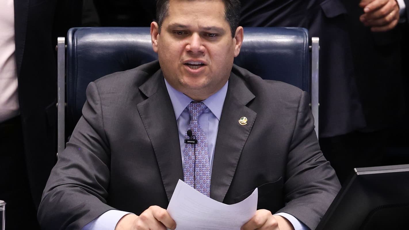 Davi Alcolumbre preside sessão do plenário do Senado (foto de arquivo)