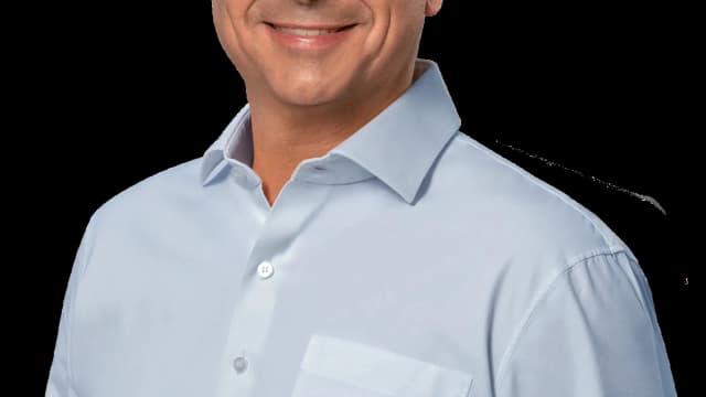 Retrato oficial de divulgação da campanha do senador Flávio Bolsonaro (PL)