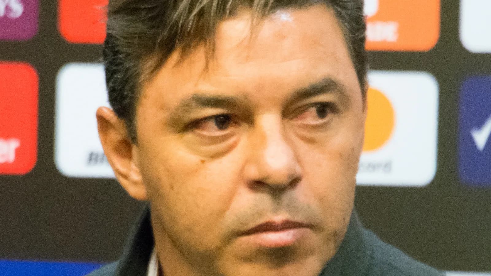 O técnico Marcelo Gallardo em entrevista coletiva