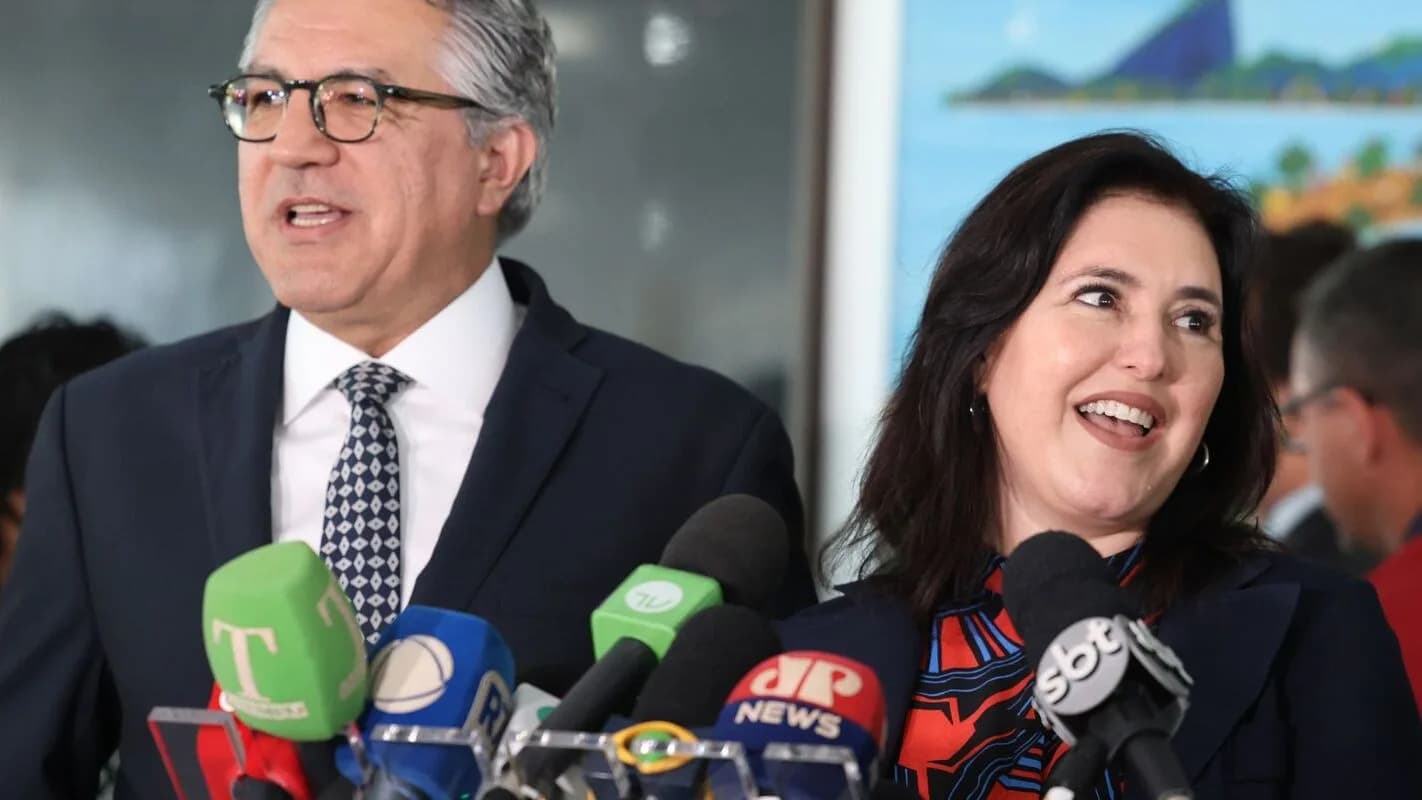 Simone Tebet e Alexandre Padilha falam à imprensa em agenda sobre integração com o Pacífico e rota de Chancay