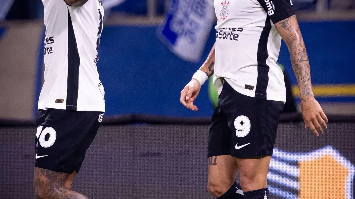 Jogadores do Corinthians em campo durante partida do time, foto de arquivo