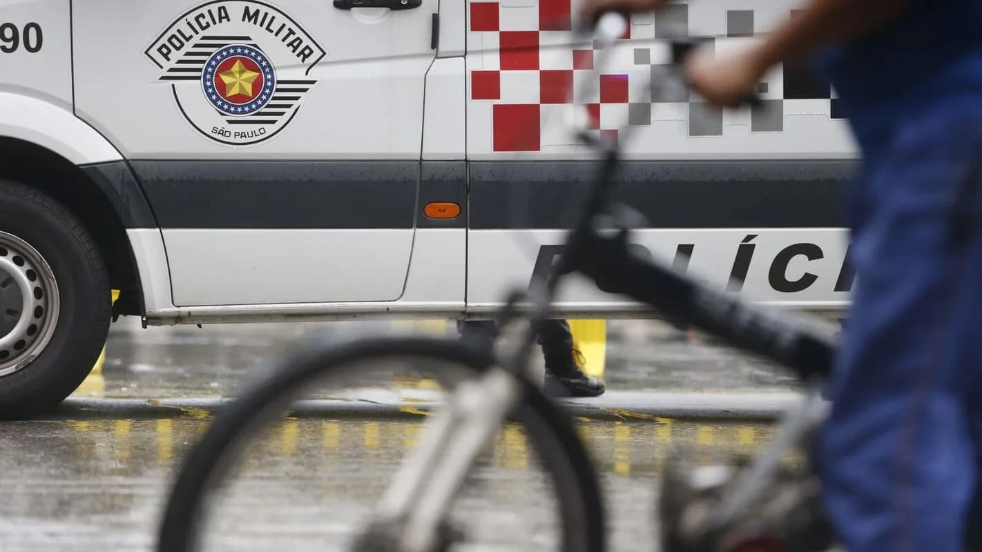 Viatura da Polícia Militar de São Paulo em via pública