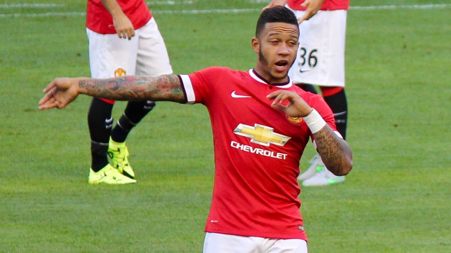 O atacante holandês Memphis Depay em campo (foto de arquivo, Manchester United, 2015)