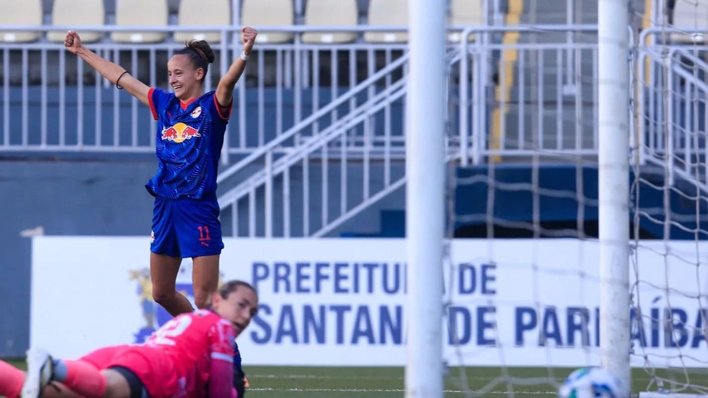 Jogadora comemora gol em partida do Brasileirão Feminino (foto de arquivo, ilustrativa)