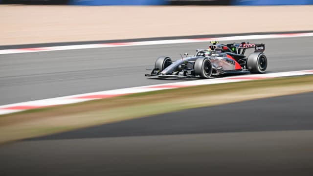 Carro de Gabriel Bortoleto, da Audi, em pista durante a temporada 2026 de F1