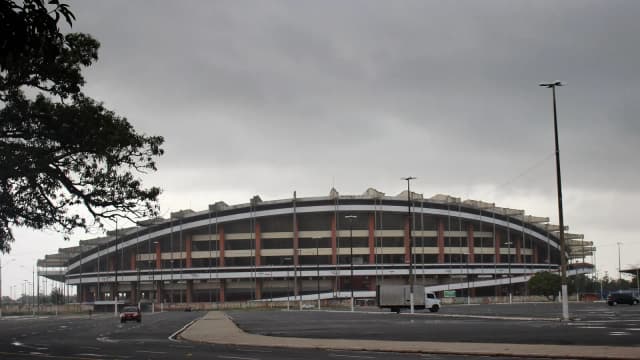 Vista externa do Estádio Olímpico do Pará, o Mangueirão, em Belém