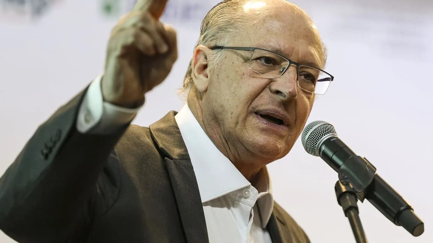 Geraldo Alckmin discursa sobre carga tributária