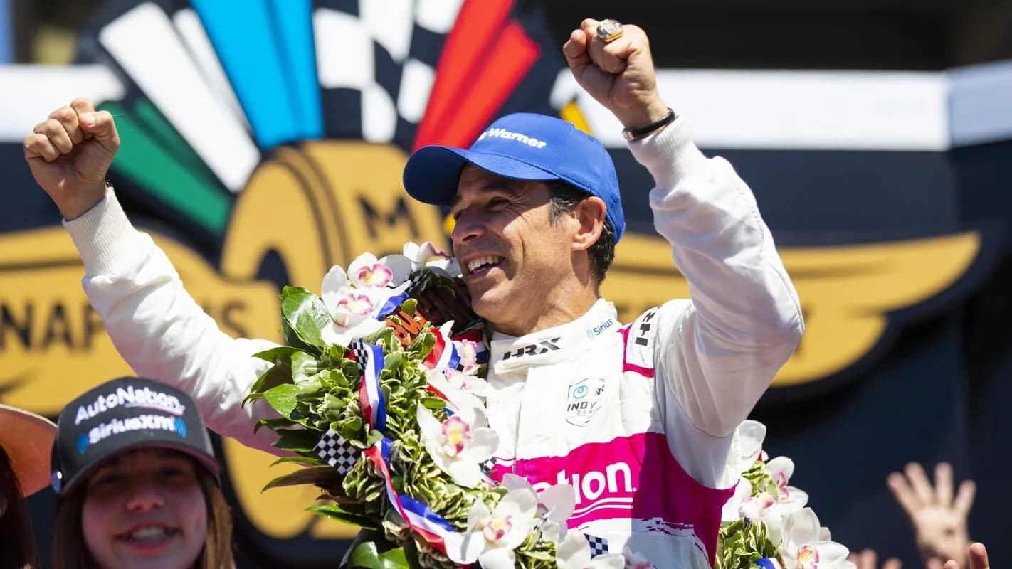 Hélio Castroneves comemora vitória nas 500 Milhas de Indianápolis