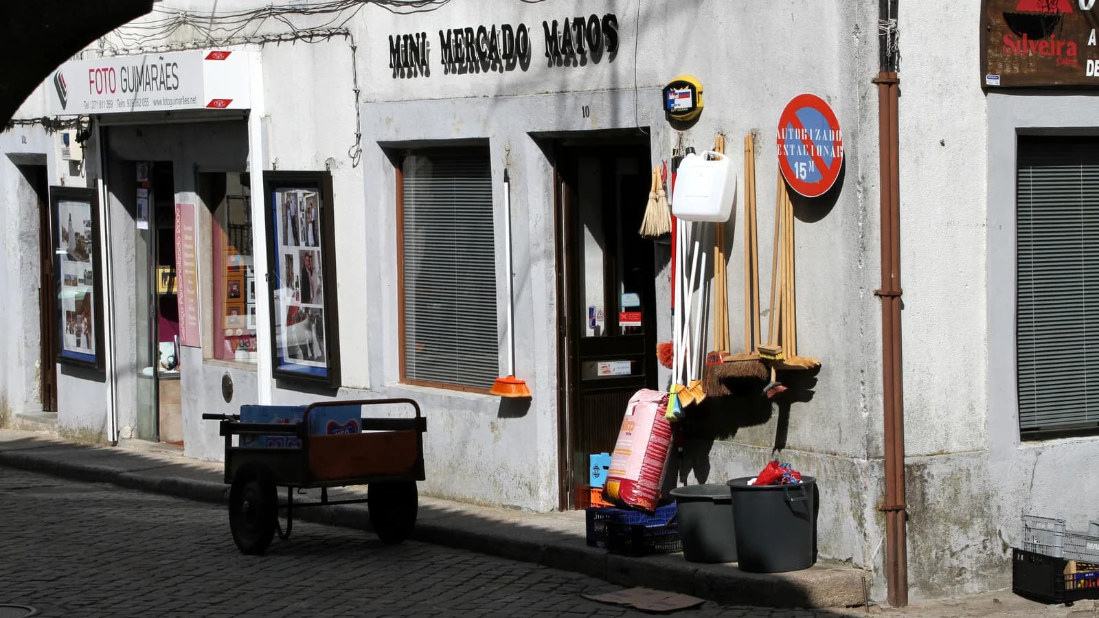 Fachada de minimercado de bairro, foto de arquivo ilustrativa