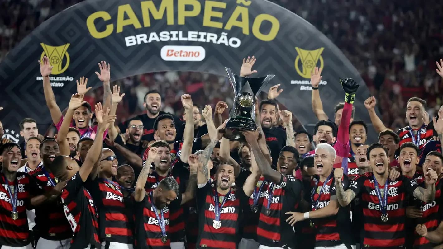 Jogadores do Flamengo comemoram título do Brasileirão em foto de arquivo