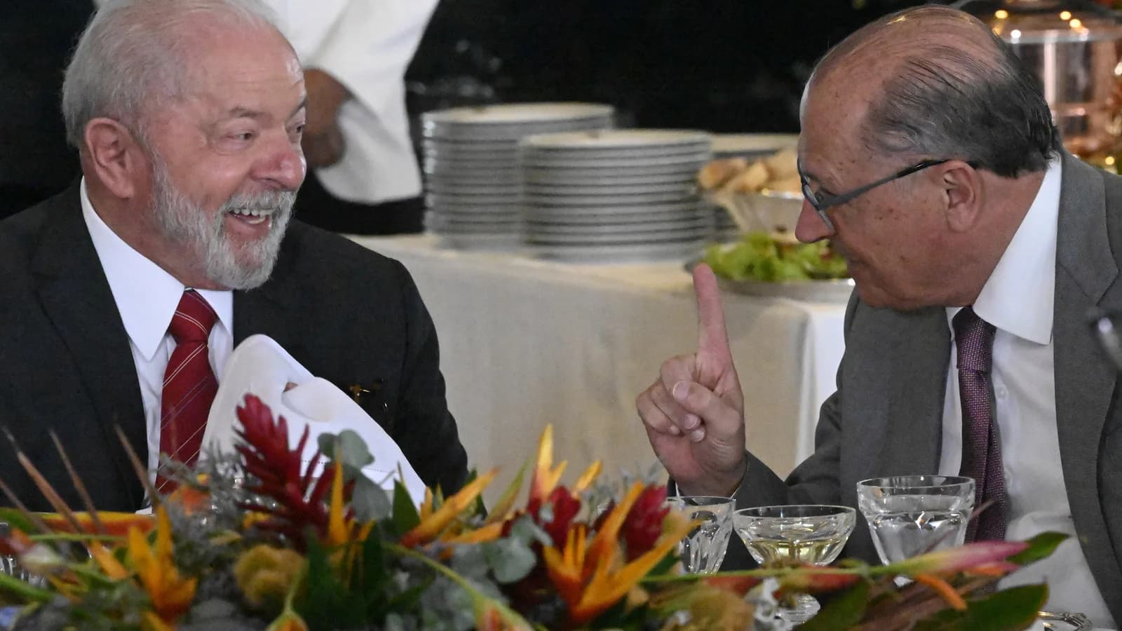 O presidente Luiz Inácio Lula da Silva sorri durante almoço oficial