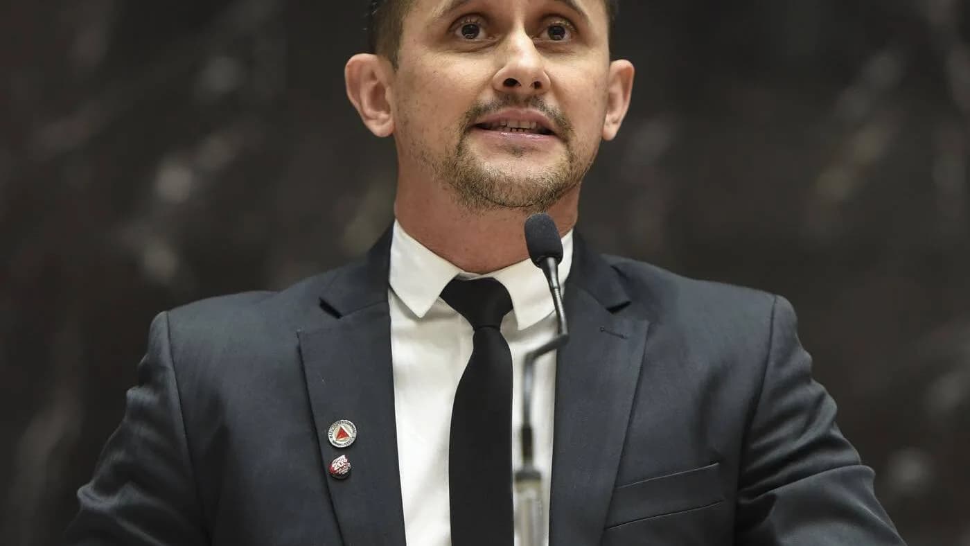 O deputado estadual Eduardo Azevedo discursa em plenário na Assembleia Legislativa de Minas Gerais