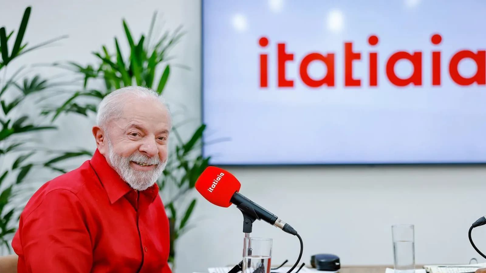 Lula durante entrevista à Rádio Itatiaia (foto de arquivo)
