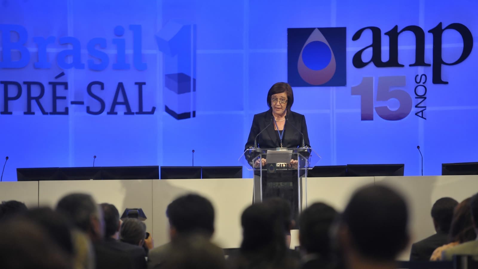 Magda Chambriard, presidente da Petrobras, discursa em evento sobre o pré-sal (foto de arquivo)
