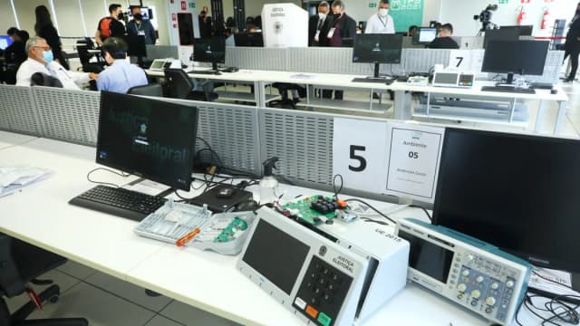 Urna eletrônica em teste público de segurança no TSE, em foto de arquivo