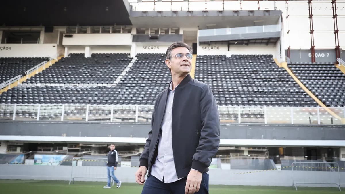 Interior da arquibancada da Vila Belmiro, estádio do Santos Futebol Clube