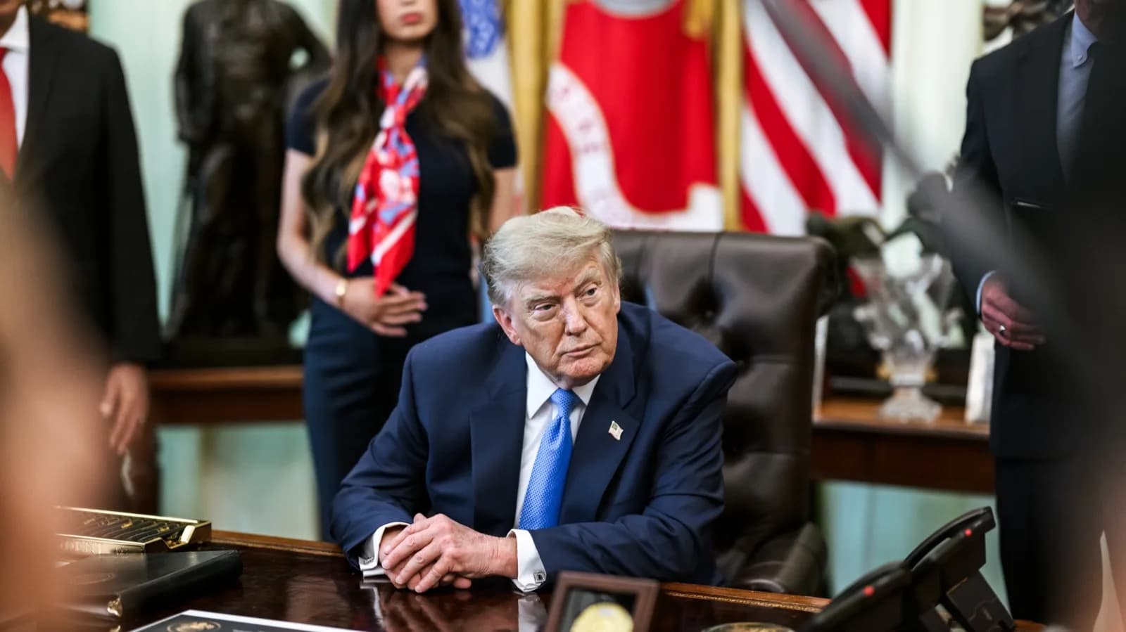 Donald Trump em seu gabinete no Salão Oval da Casa Branca (foto de arquivo, agosto de 2026)