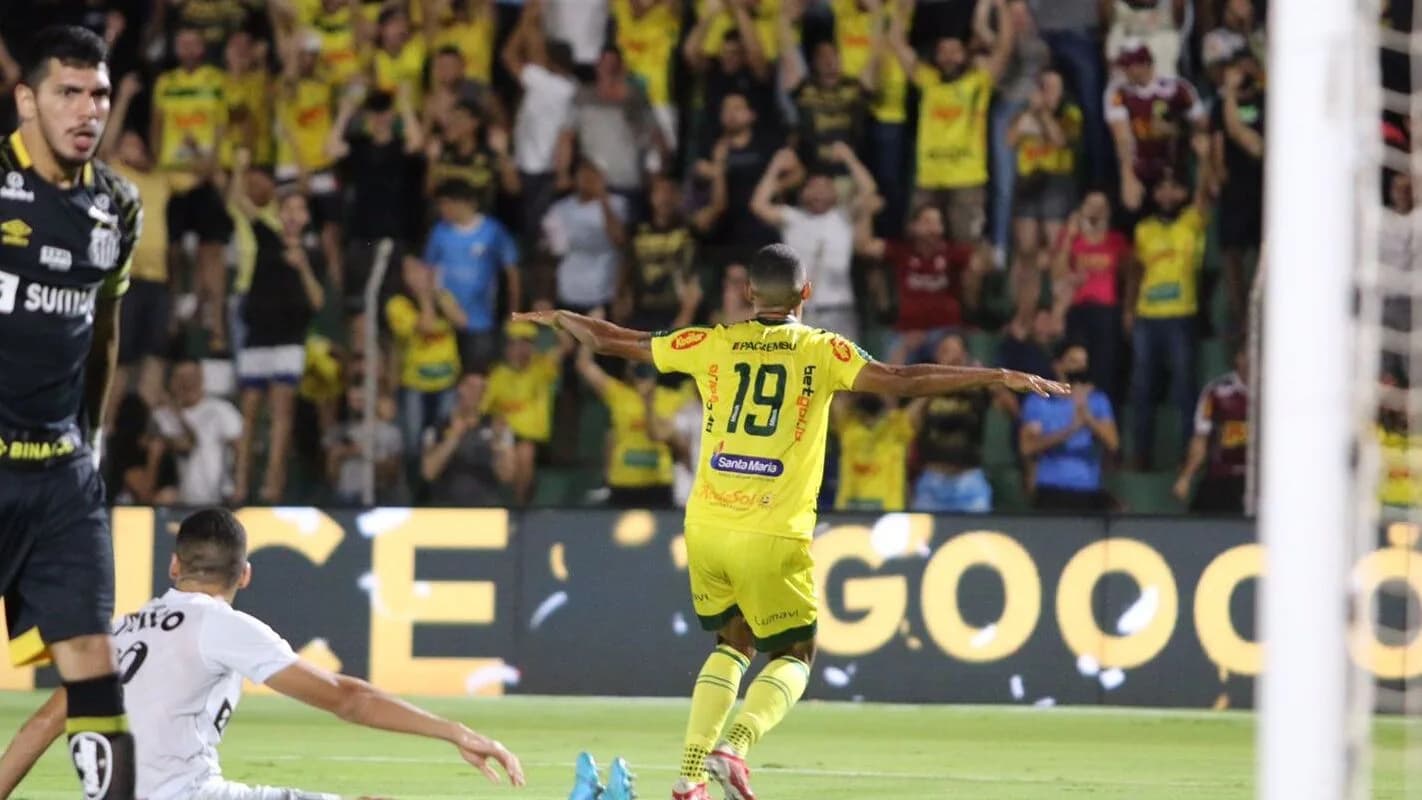 Jogadores do Mirassol comemoram gol em partida anterior (foto de arquivo)