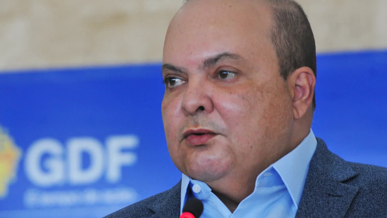 Ibaneis Rocha, então governador do Distrito Federal, discursa em evento do GDF