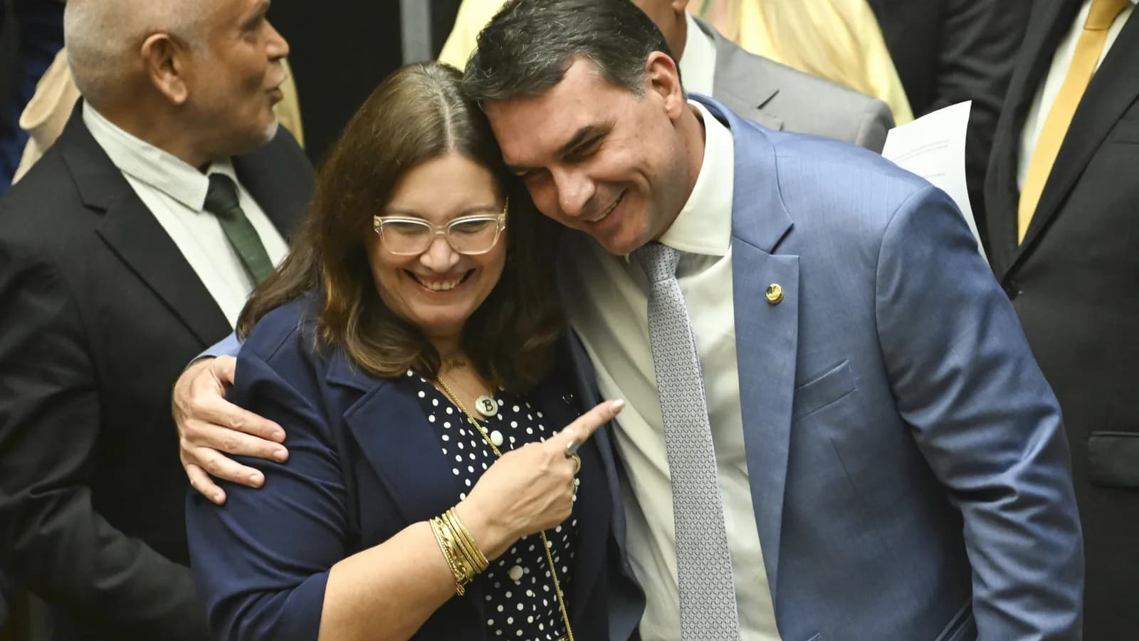 Senador Flávio Bolsonaro em sessão do Senado Federal