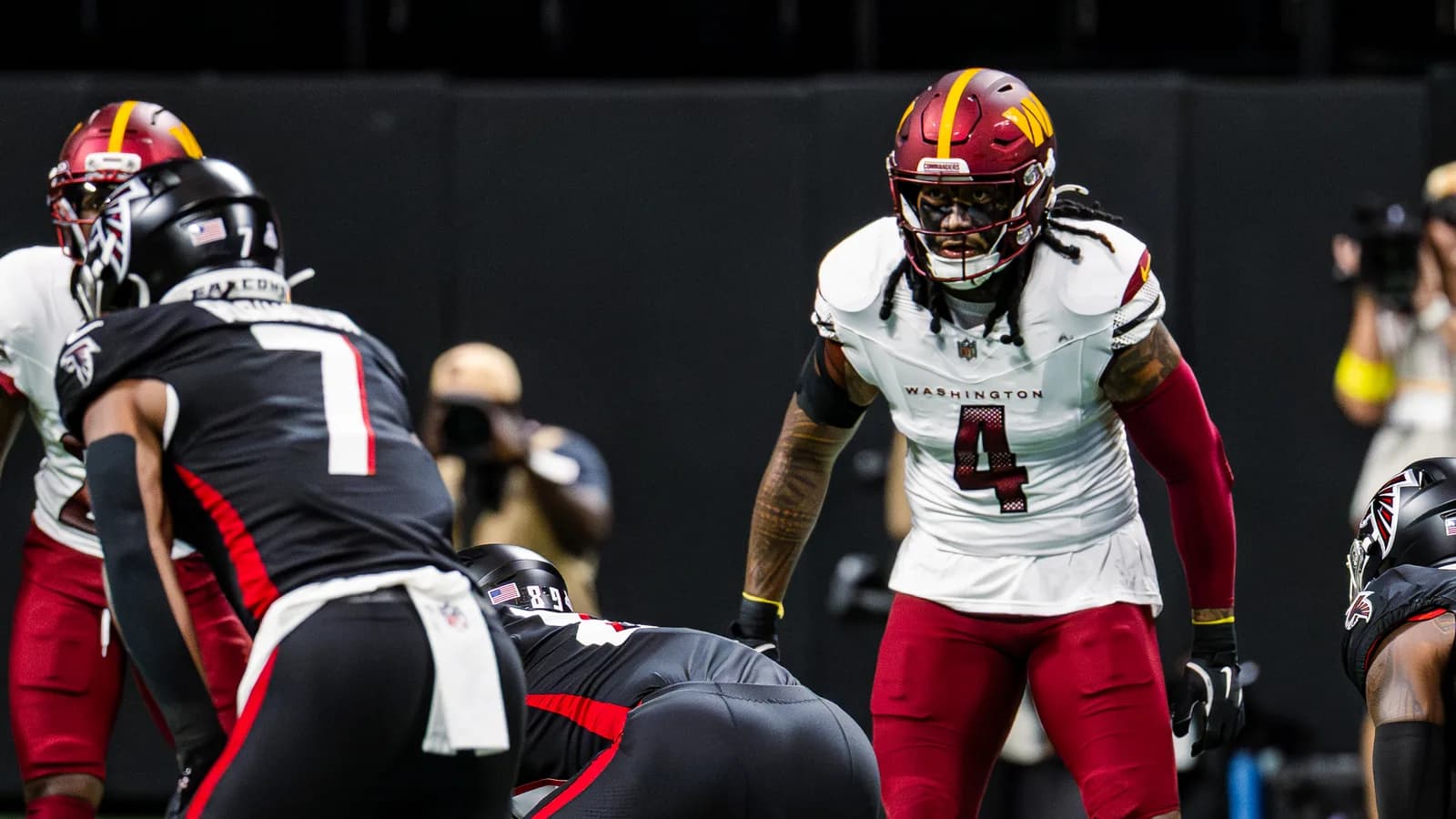 Bijan Robinson (7), running back do Atlanta Falcons, em campo durante jogo da NFL (foto de arquivo)