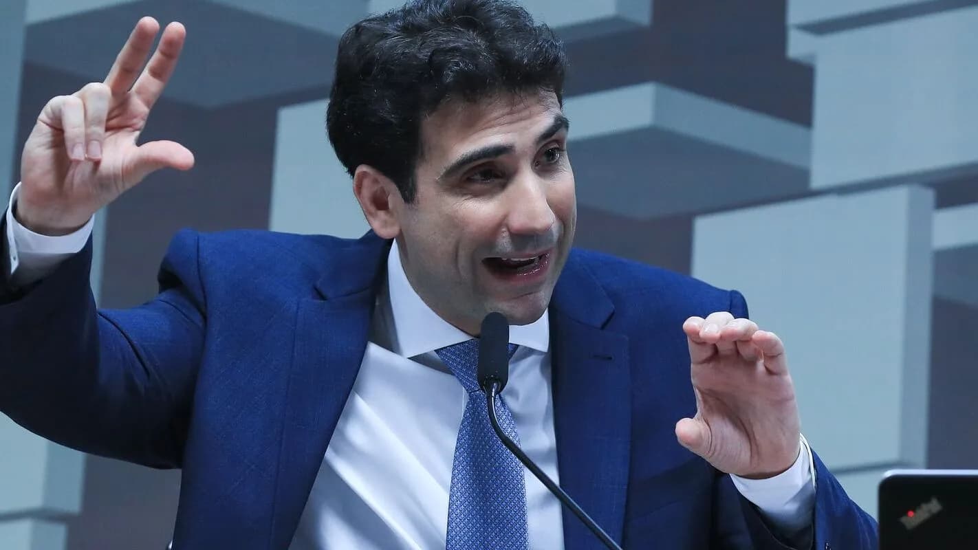 Gabriel Galípolo fala durante sabatina no Senado
