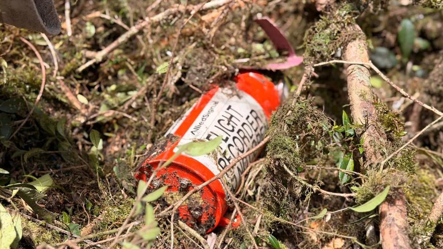 Caixa-preta do helicóptero recuperada em área de mata pela FAB