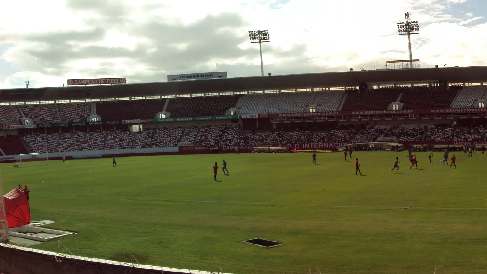 Vista panorâmica do estádio Beira-Rio, em Porto Alegre