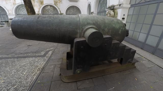 Canhão El Cristiano, troféu da Guerra do Paraguai, exposto no Pátio dos Canhões do Museu Histórico Nacional, no Rio de Janeiro