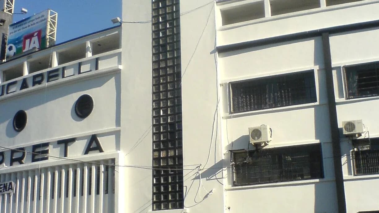 Fachada do Estádio Moisés Lucarelli, da Ponte Preta, em Campinas