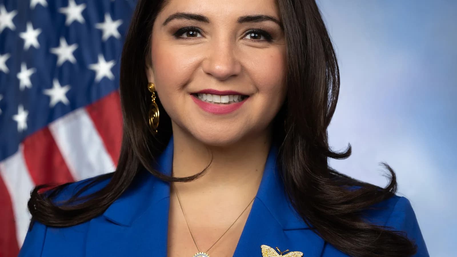 Retrato oficial da deputada democrata Delia Ramirez, dos Estados Unidos