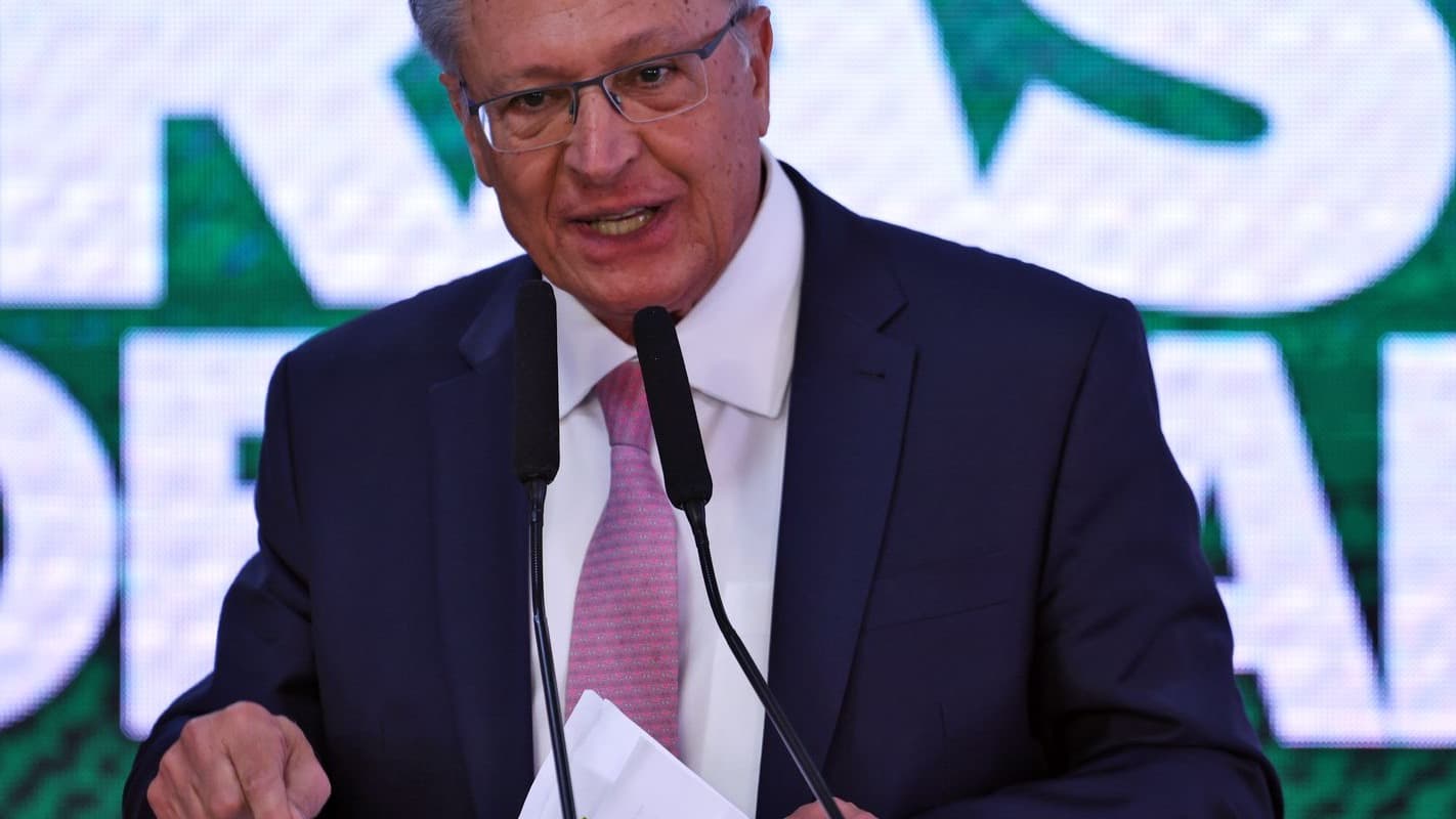 O vice-presidente Geraldo Alckmin discursa em evento sobre comércio exterior