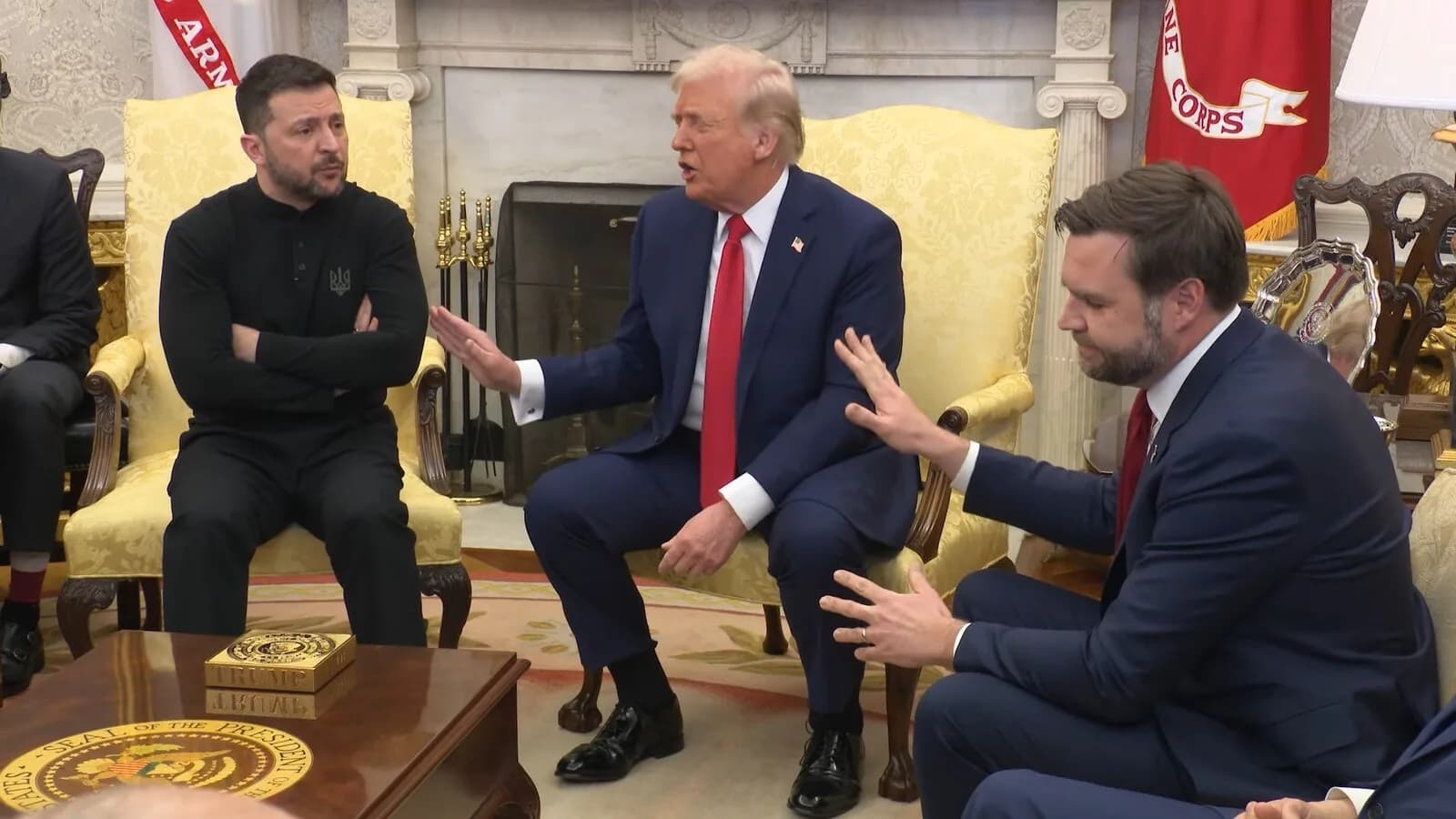 Donald Trump fala no Salão Oval em foto de arquivo da Casa Branca