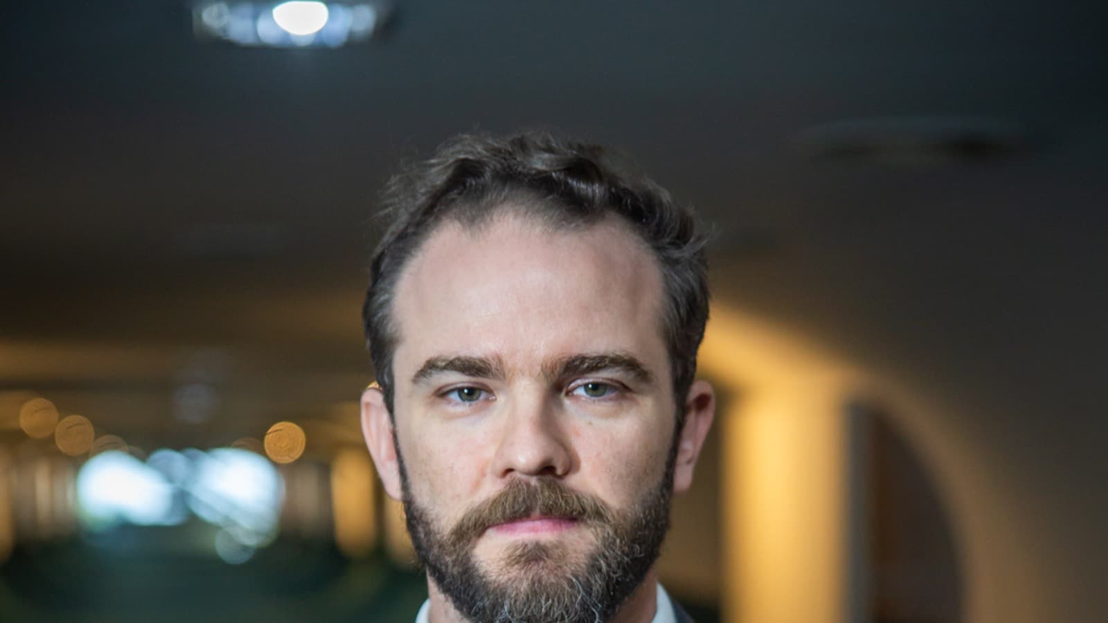 Retrato do ministro da Fazenda, Dario Durigan, de terno e gravata