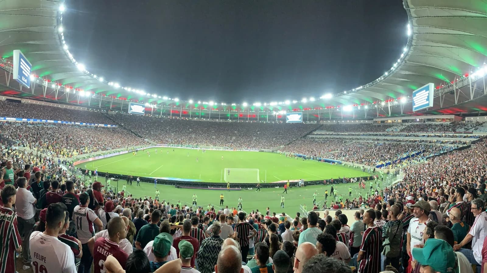 Maracanã lotado com a torcida do Fluminense durante partida, foto de arquivo