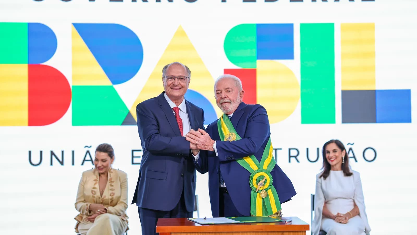 Geraldo Alckmin, ministro do Desenvolvimento, Indústria e Comércio, ao lado de Lula, em foto de arquivo