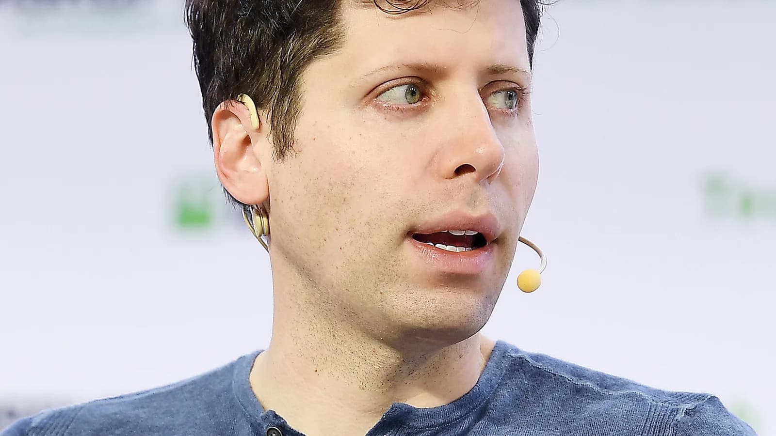 Sam Altman, CEO da OpenAI, em retrato de perto