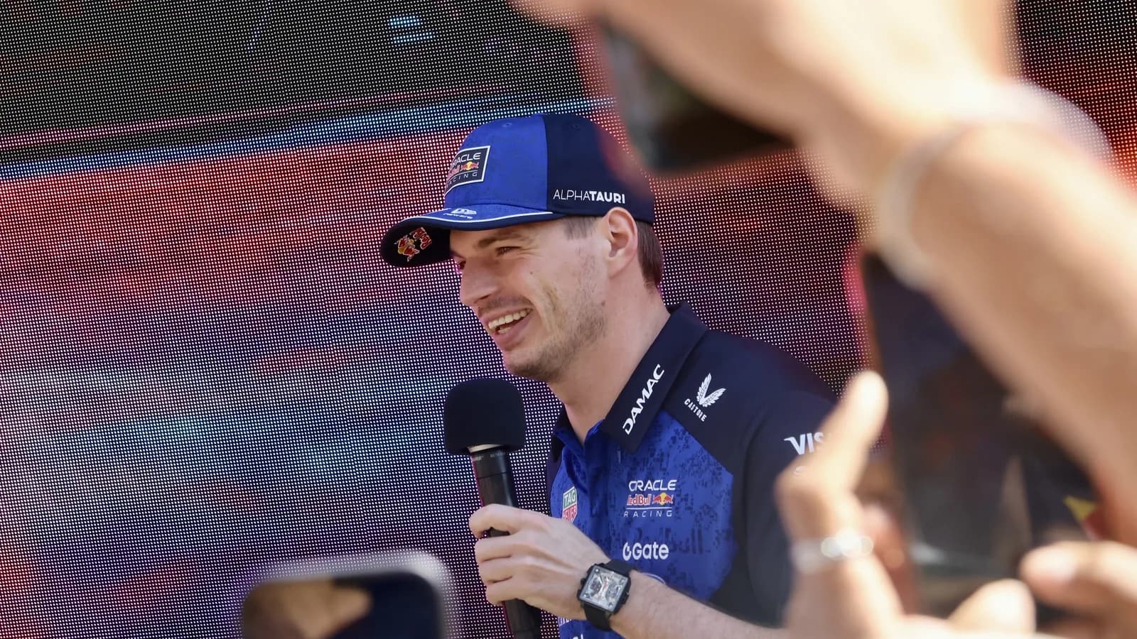 Max Verstappen em evento da Red Bull