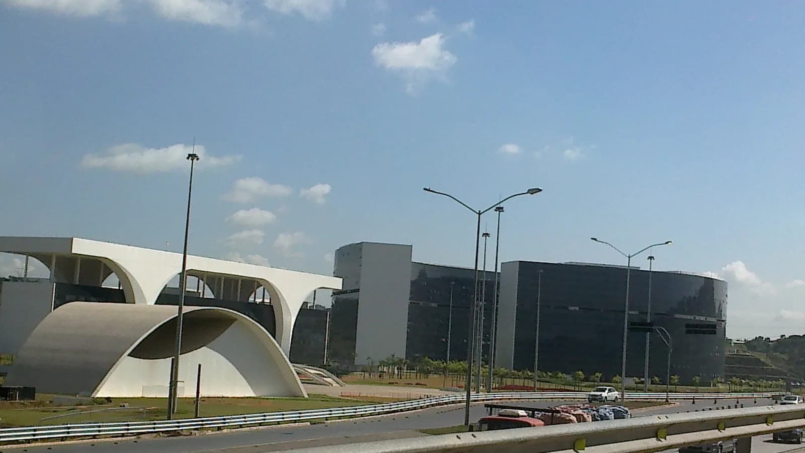 Vista da Cidade Administrativa de Minas Gerais, sede do governo estadual, em Belo Horizonte