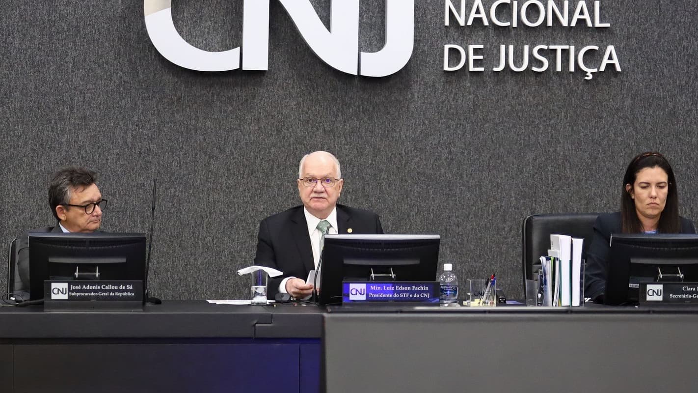 Ministro Luiz Edson Fachin, presidente do STF e do CNJ, preside sessão do CNJ em Brasília
